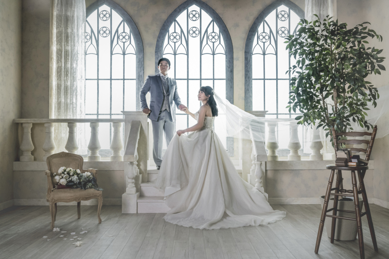 光に包まれる、チャペルシーン