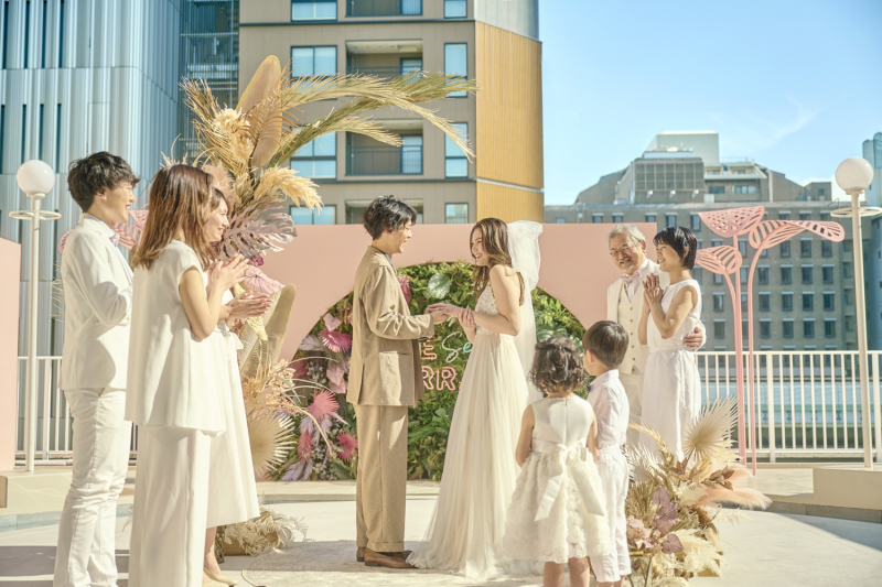 開放感のあるルーフトップテラスで