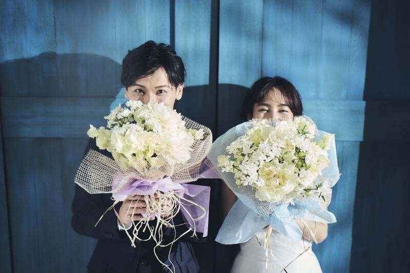 【Winter campaign | 1月末撮影までの限定|洋装2着スタ+ロケ】暖かいスタジオも冬のイルミネーションも楽しめる✨