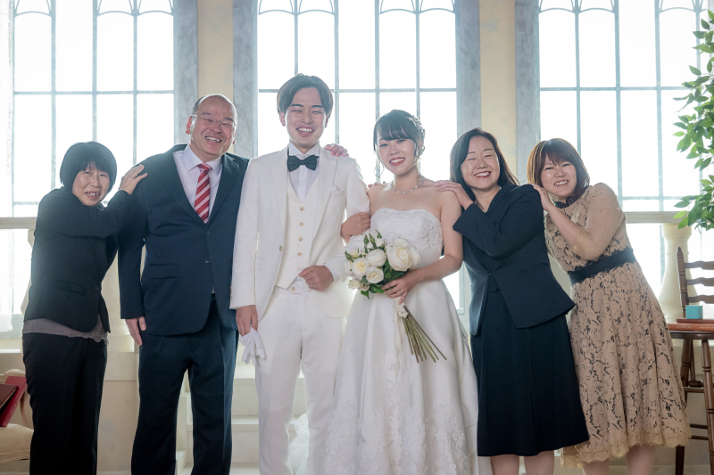 ご家族との撮影も♪【18ページアルバム+5シーン撮影】洋装1着スタジオプラン