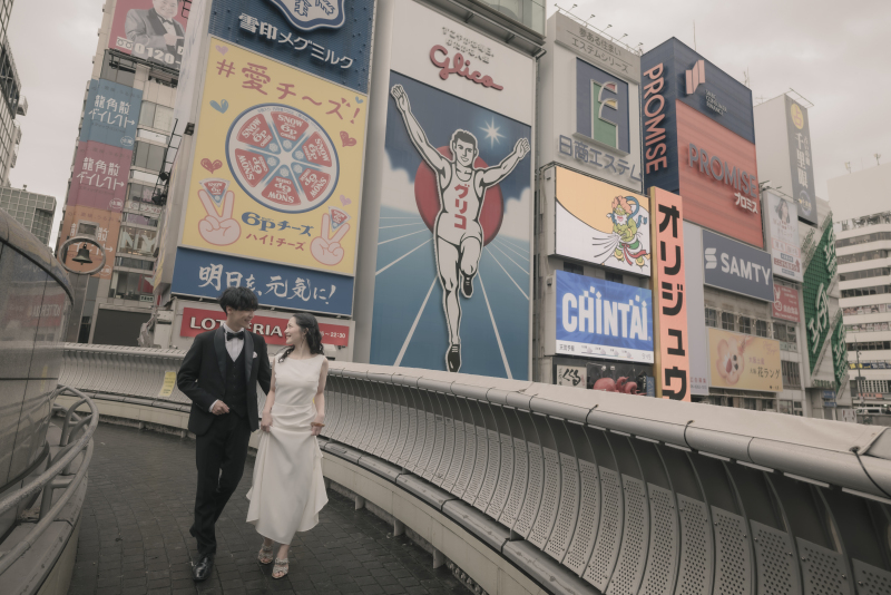 【おふたりの日常をスタイリッシュに残す】イマーシブ・ストリートフォト<ロケ撮影+ドレス1着|全100カット撮影>