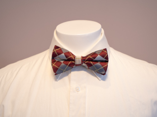 ボウタイ（蝶ネクタイ）チェック／レッド&シルバー