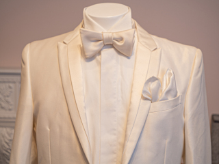 ペア：ボウタイ＆チーフ／ホワイト