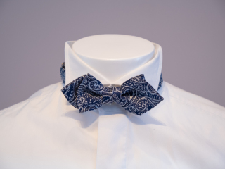 ボウタイ（蝶ネクタイ）ペイズリー／ネイビー