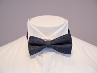 ボウタイ（蝶ネクタイ）花柄／ネイビー