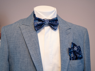 ペア：ボウタイ＆チーフ／花柄／ブルー