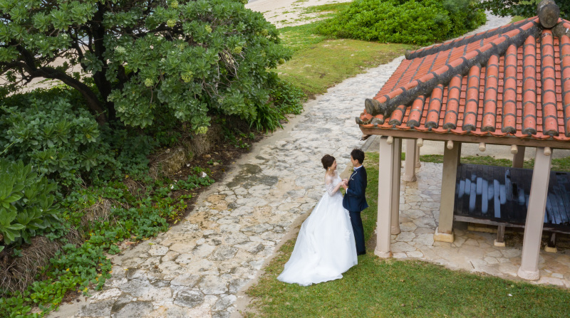 琉球瓦の赤い屋根が