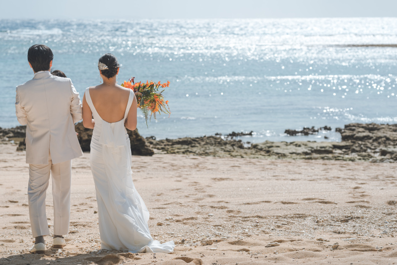 初めて見る海は