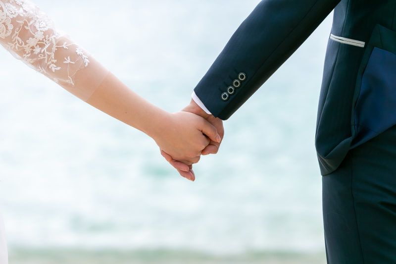 手つなぎカットはお約束の1枚