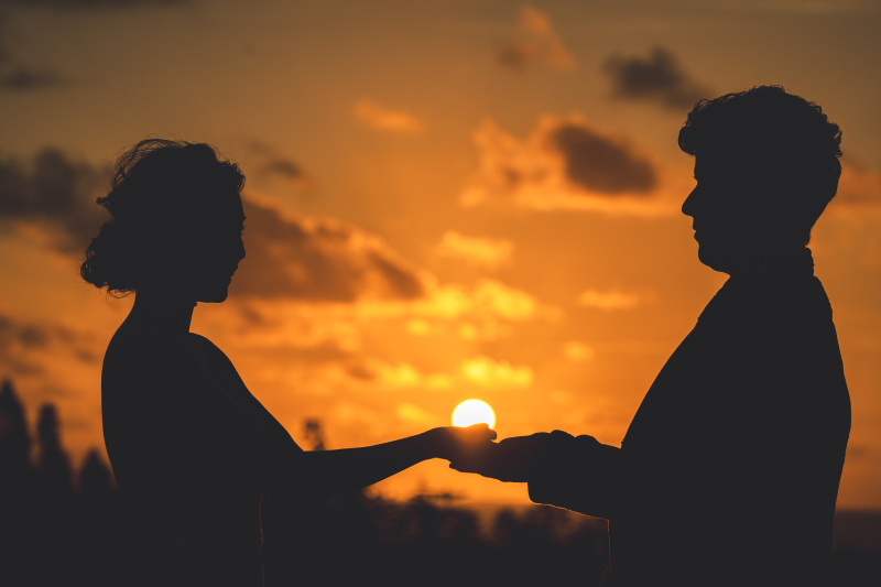 お二人の手のひらには