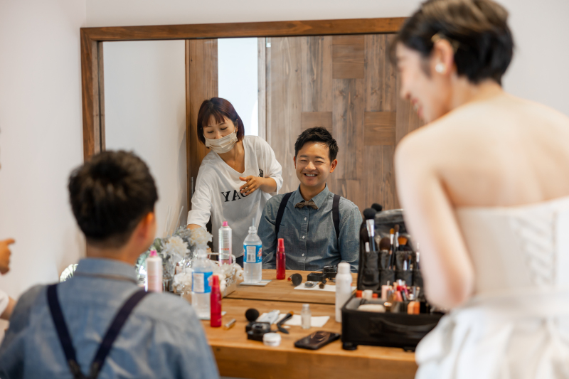 旦那様のヘアメイクもとっても興味津々ですね