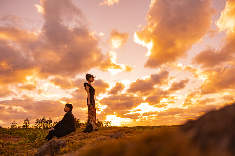 美しい夕日のなかで