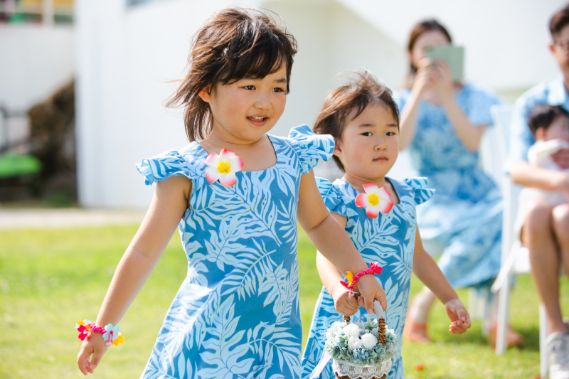 可愛いリングガールの登場