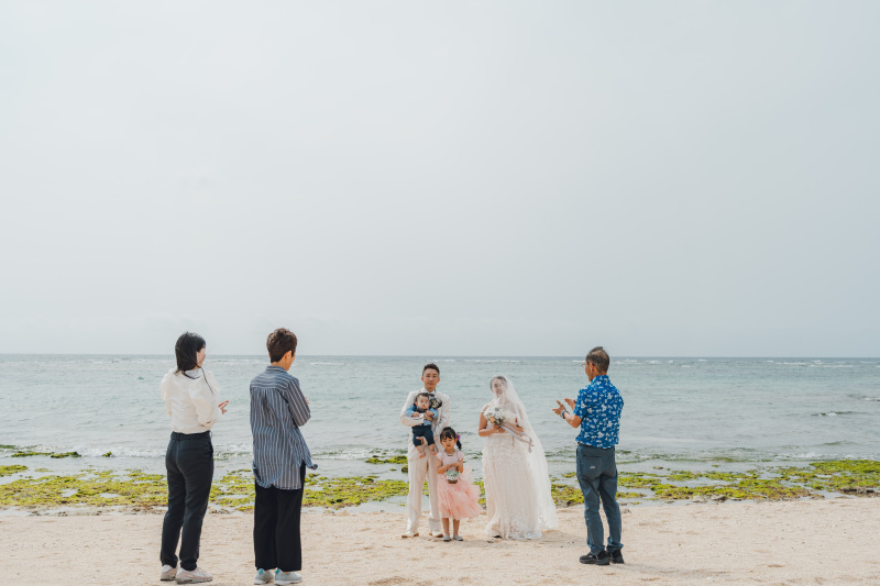 小さいけれど温かいバージンロード