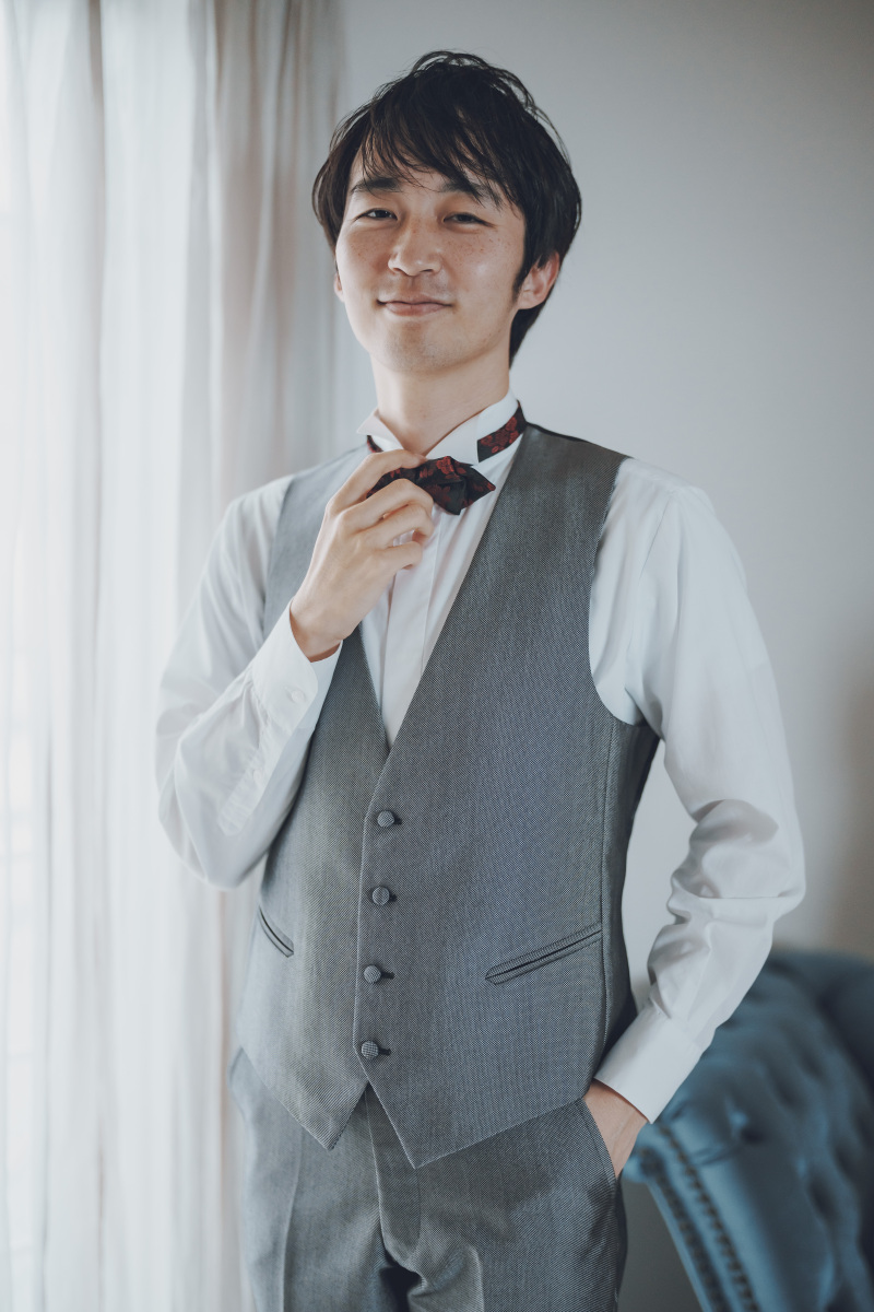 新郎様もボウタイ選びを慎重に