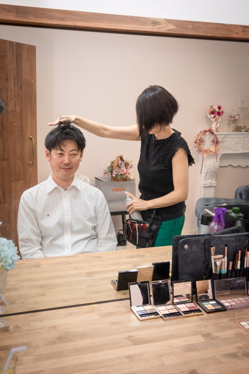新郎様のヘアメイクもプランに含まれています！