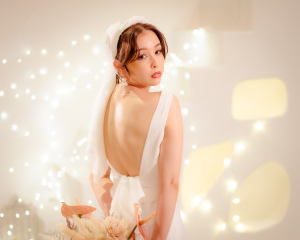 パラディス・ブルー・ウエディングのスタジオ撮影はいろいろな工夫次第で無限大の可能性のあるスタジオですね！