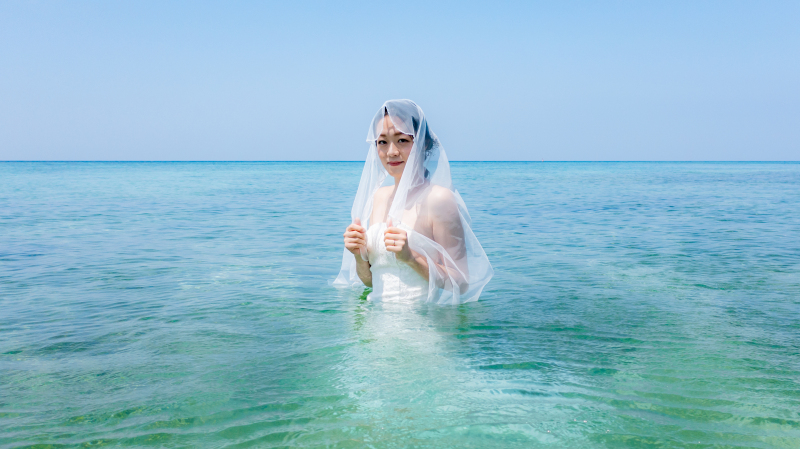 <本島>スプラッシュ!海に入っちゃえ!衣裳2着OK【ビーチ撮影+サンセット撮影付き】ドローン撮影付き★