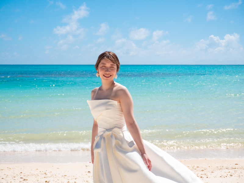 宮古島で超割Ⓐ!衣裳2着付き【ムービー(ドローン&一眼)撮影編集付き:ビーチ+サンセット】☆オープニングムービー対応!