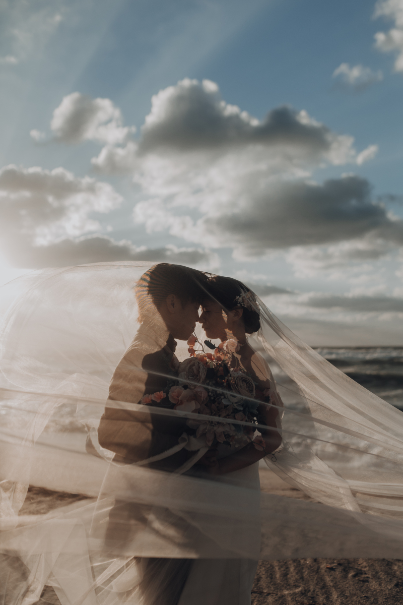 ベールに包まれて