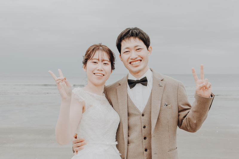 写真からお二人の幸せそうな笑顔が溢れています