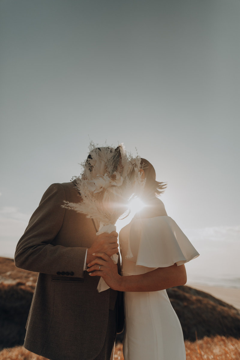 ブーケでお顔を隠して・・・