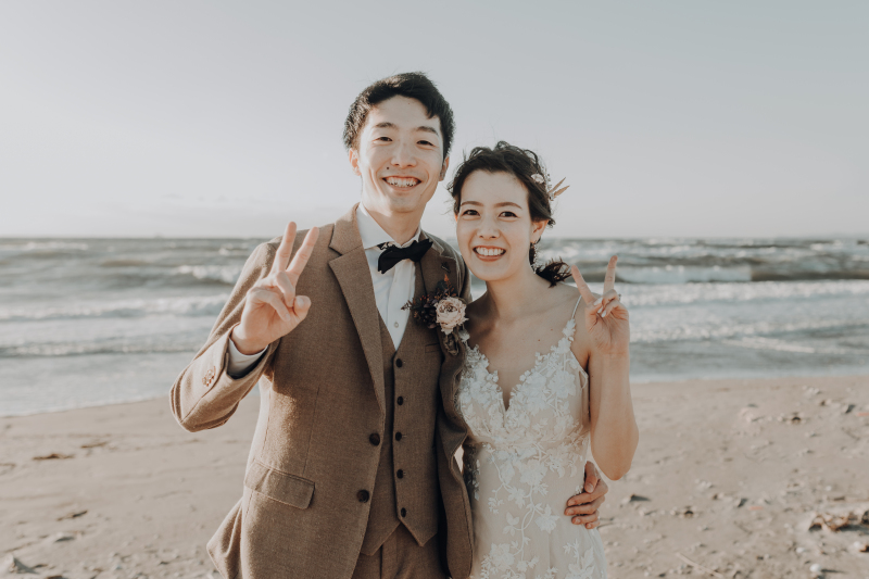 最後はピースサインで