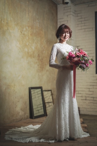 袖付き総レースドレス