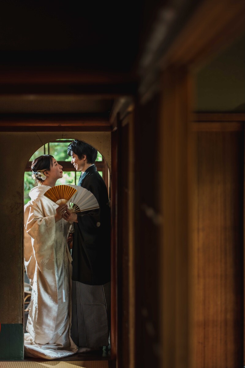 昼でもシックなイメージに演出♪