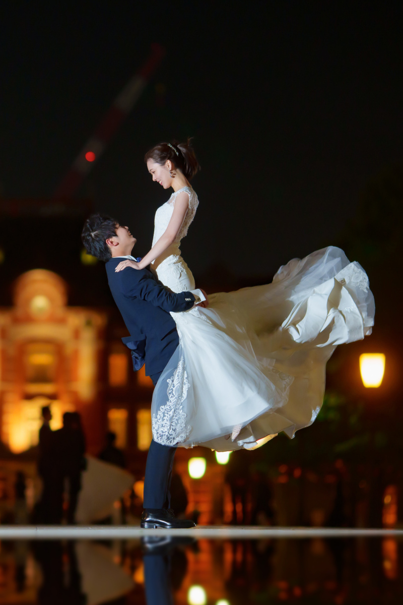 駅舎前での持ち上げショット！