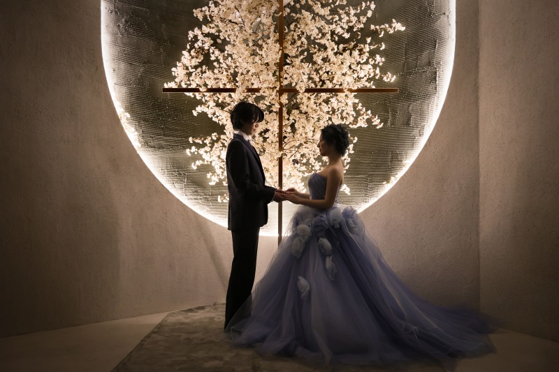 神秘的な桜のチャペルで