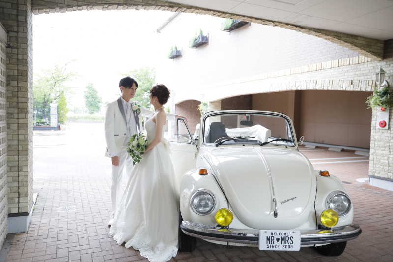 オープンカーを使って