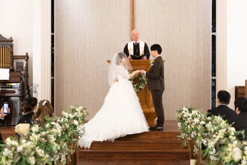 木の温もりあたたかなチャペル