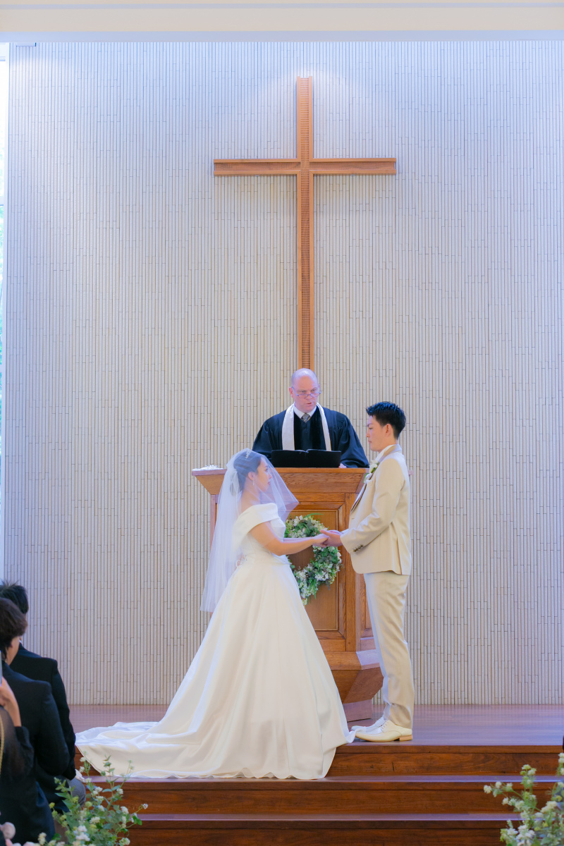 木の温もりあたたかなチャペル