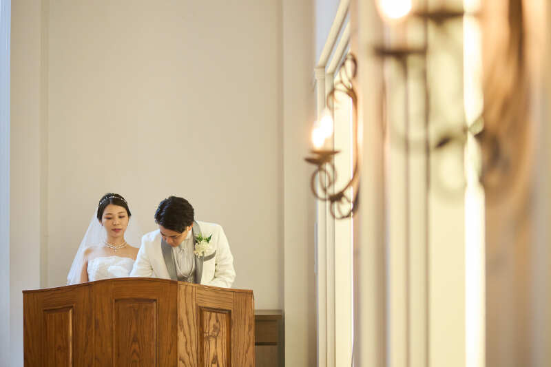 結婚証明書へサイン