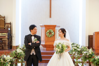 ザ・ジョージアンテラス_木の温もりあたたかなチャペルフォト