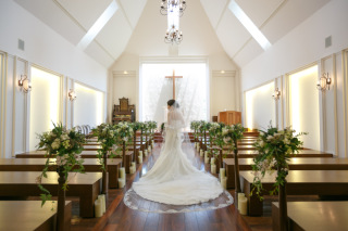 ザ・ジョージアンテラス_木の温もりあたたかなチャペルフォト