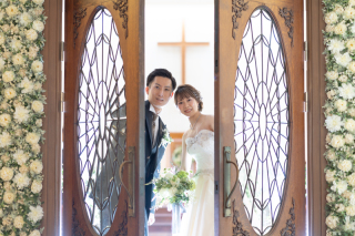 ザ・ジョージアンテラス_木の温もりあたたかなチャペルフォト