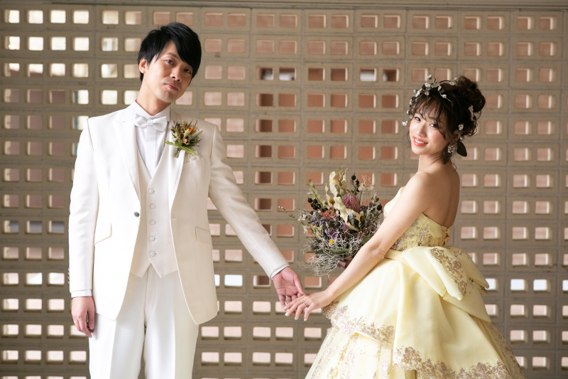 【平日限定*お好きな時期に撮影可能♪】チャペル・ガーデンなど結婚式場でフォト撮影◇選べるアートブーケ付き◆ドレス2着撮影