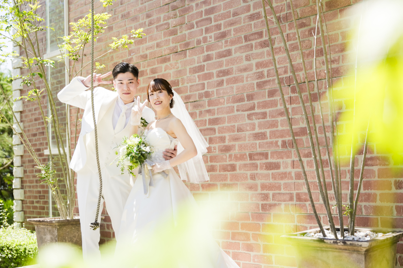 【平日限定*お好きな時期に撮影可能♪】チャペル・ガーデンなど結婚式場でフォト撮影◇選べるアートブーケ付き◆ドレス1着撮影
