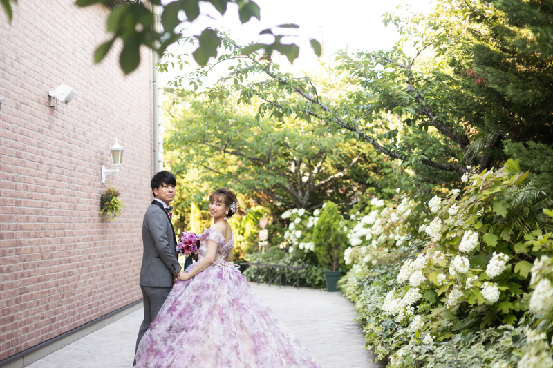 【平日限定*お好きな時期に撮影可能♪】チャペル・ガーデンなど結婚式場でフォト撮影◇選べるアートブーケ付き◆ドレス1着&和装撮影