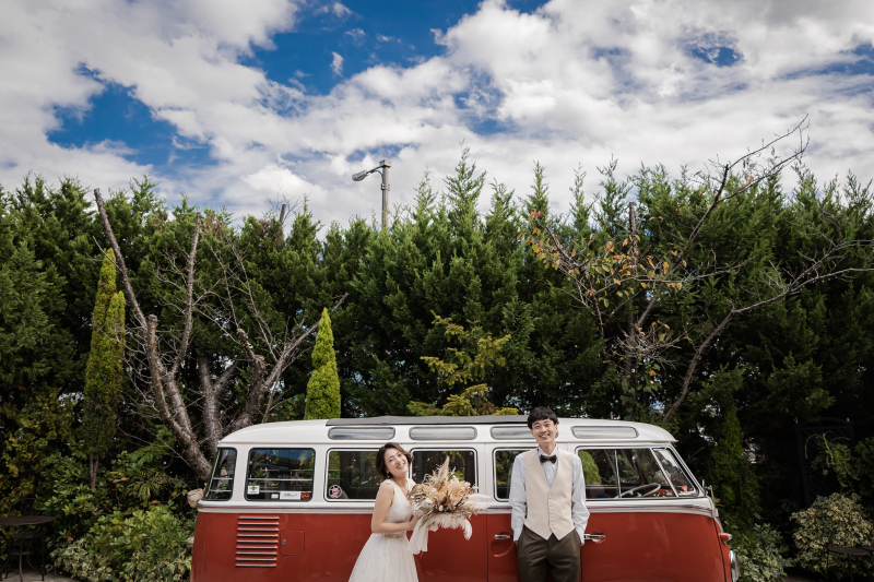 【平日限定*お好きな時期に撮影可能♪】チャペル・ガーデンなど結婚式場でフォト撮影◇選べるアートブーケ付き◆ドレス1着撮影