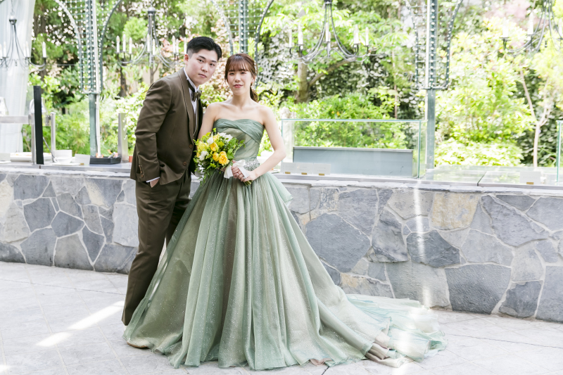 【平日限定*お好きな時期に撮影可能♪】チャペル・ガーデンなど結婚式場でフォト撮影◇選べるアートブーケ付き◆ドレス2着撮影