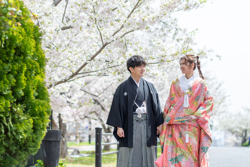 さくらをバックに&hellip;