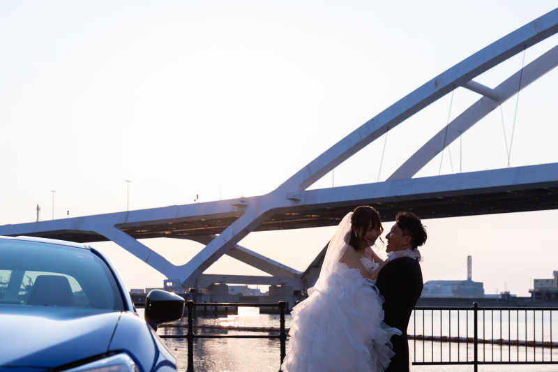 海×車×サンセットでロマンチックに…