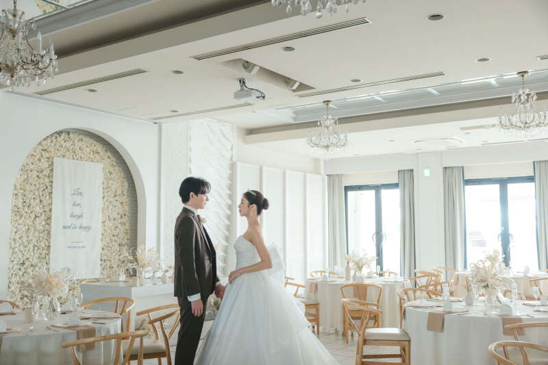本物の披露宴会場で、憧れの結婚式シーンを