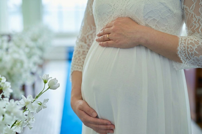 【マタニティフォト】チャペルで撮影もOK！マタニティ対応ドレス付きプラン◇ドレス1着
