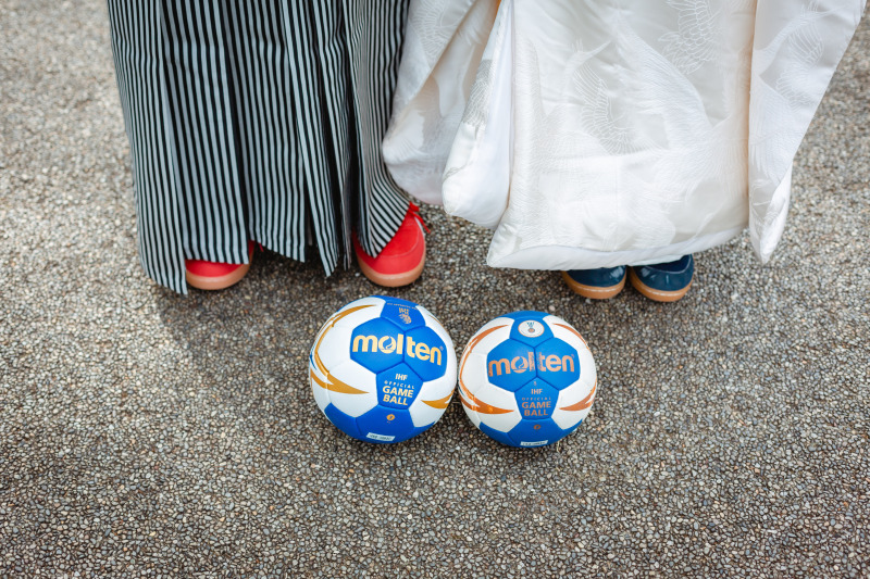 二人を繋いだ思い出のアイテムも