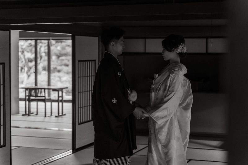 モノクロームで