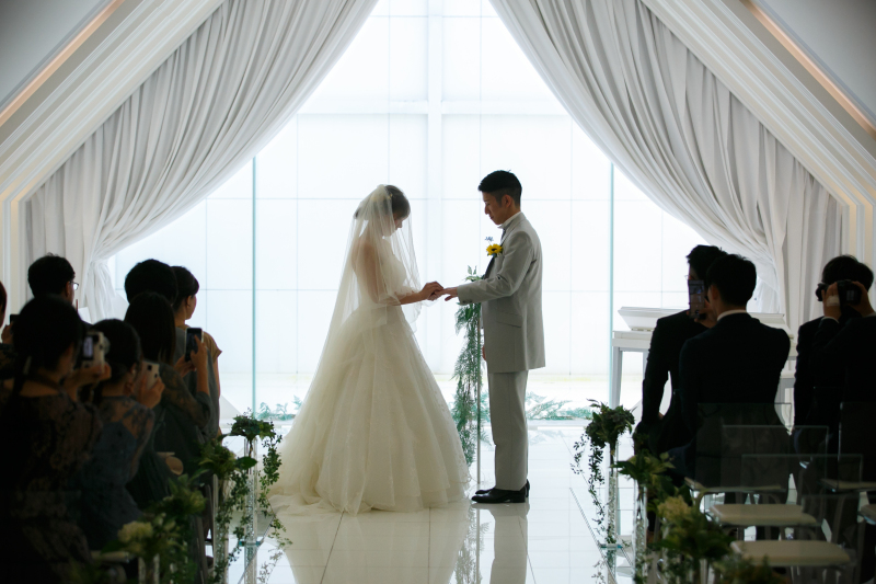 ご家族・ご友人に祝福されながらのチャペルフォト♡